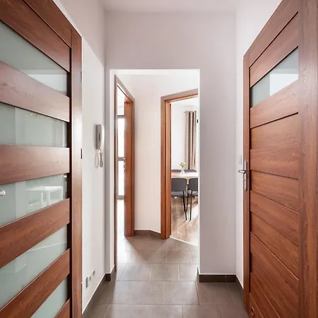 Apartment Metro Plocka Cosy Warschau