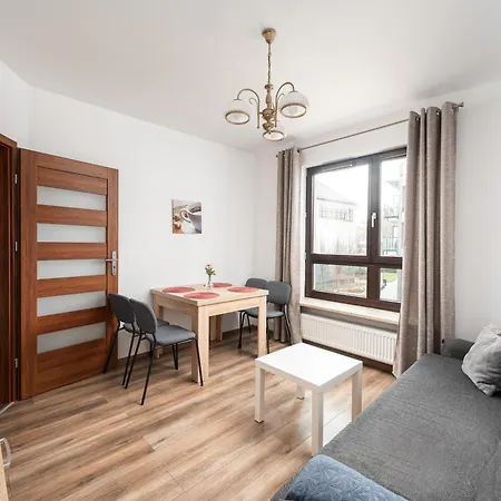 Metro Plocka Cosy By Bookinghost وارسو